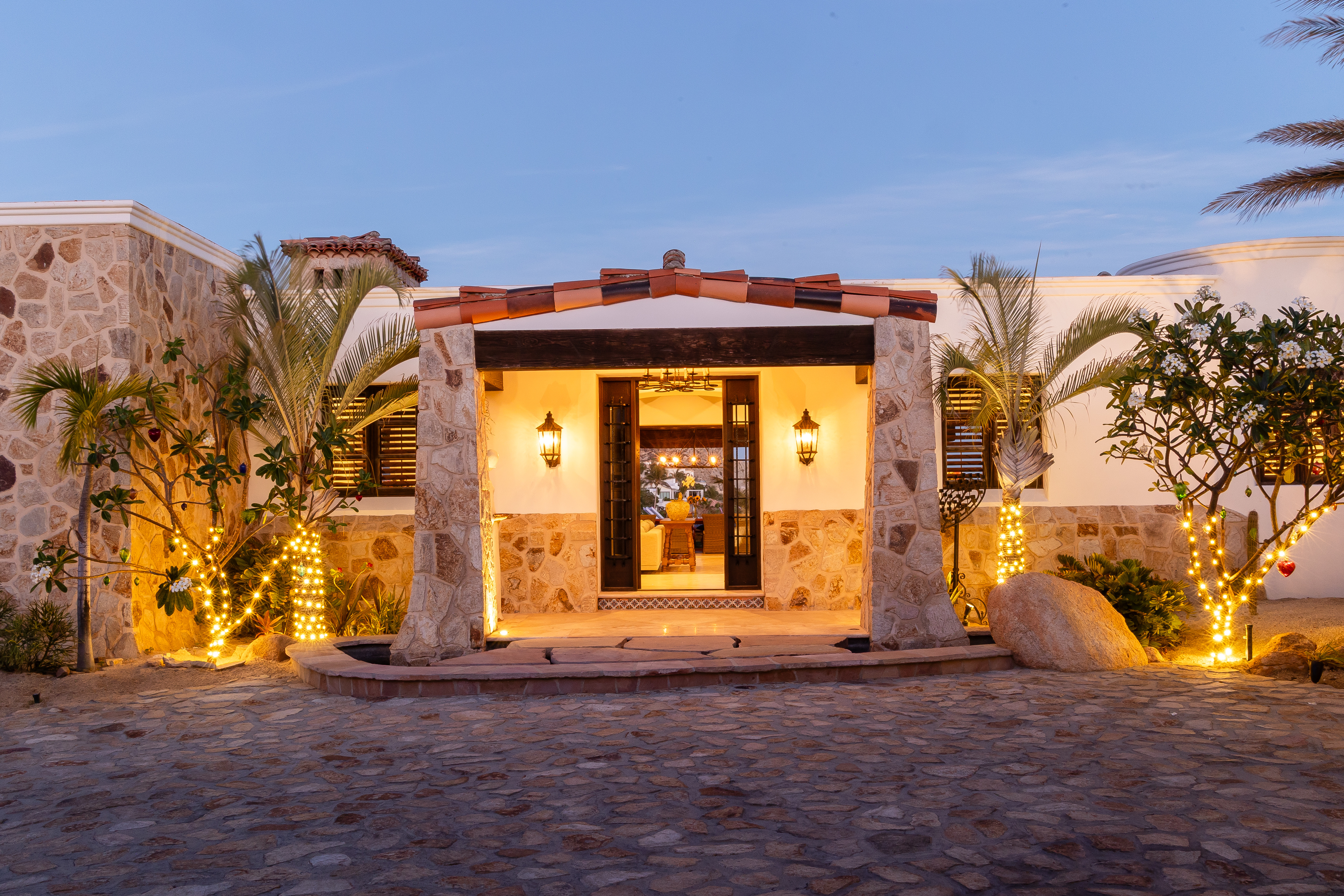 Outdoor lounge